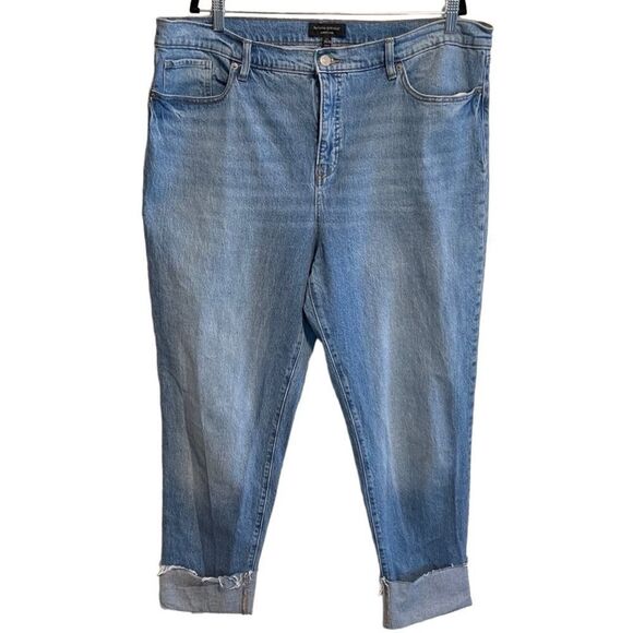 Banana Republic- Slouch Jean with Raw Hems and Wide Cuffs Jeans women's, 18 Tall - Picture 13 of 13